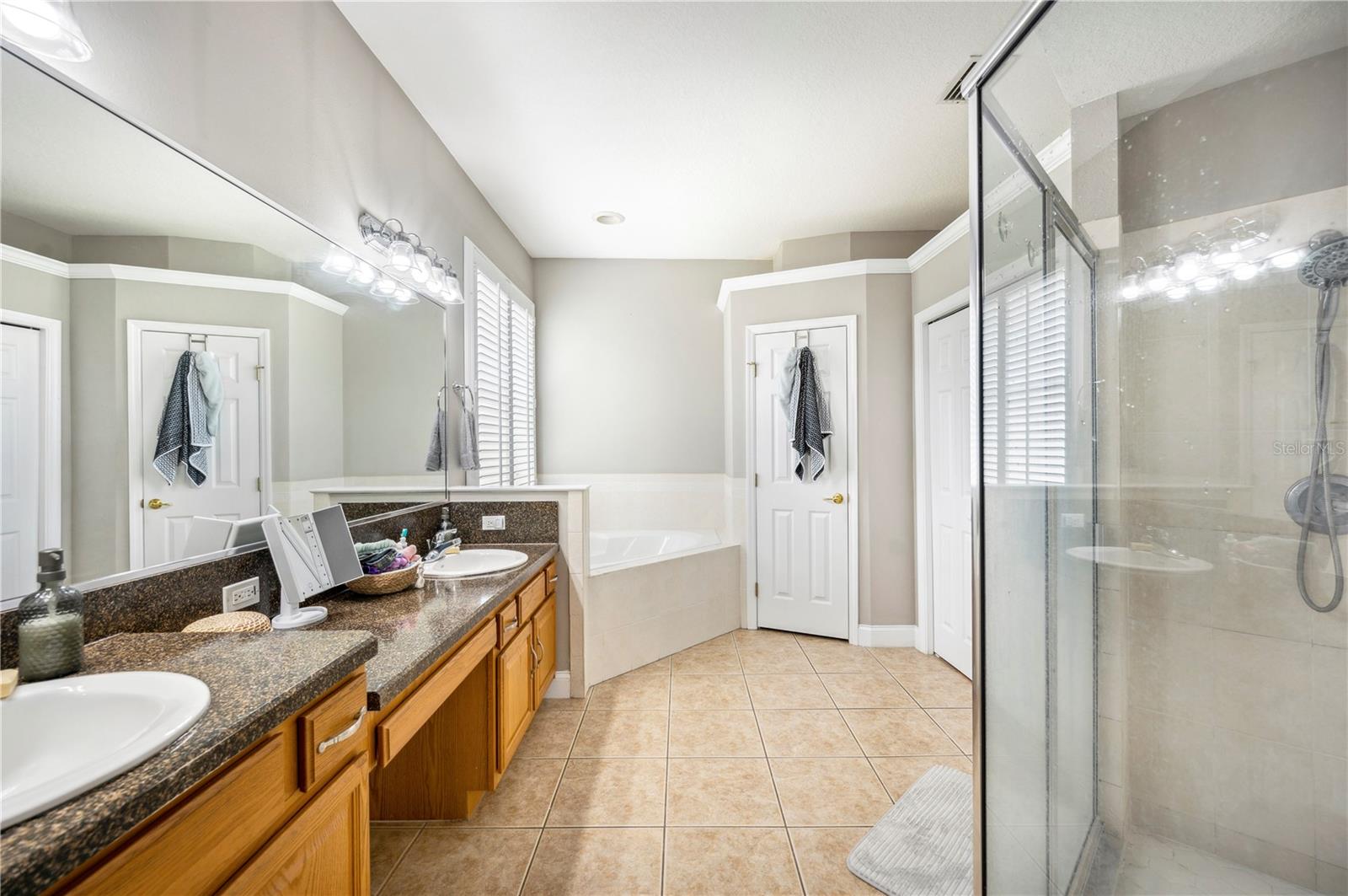 Image 19 of 36 For 7088 Remington Oaks Loop