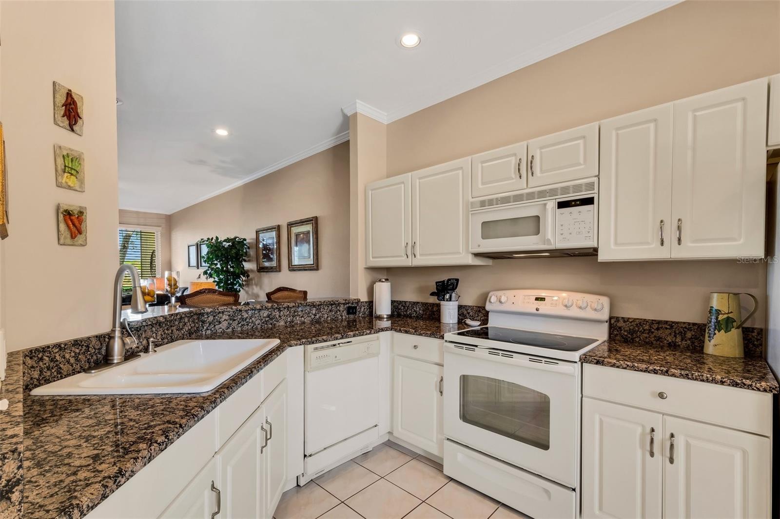 Image 16 of 57 For 415 Enclave Place 415