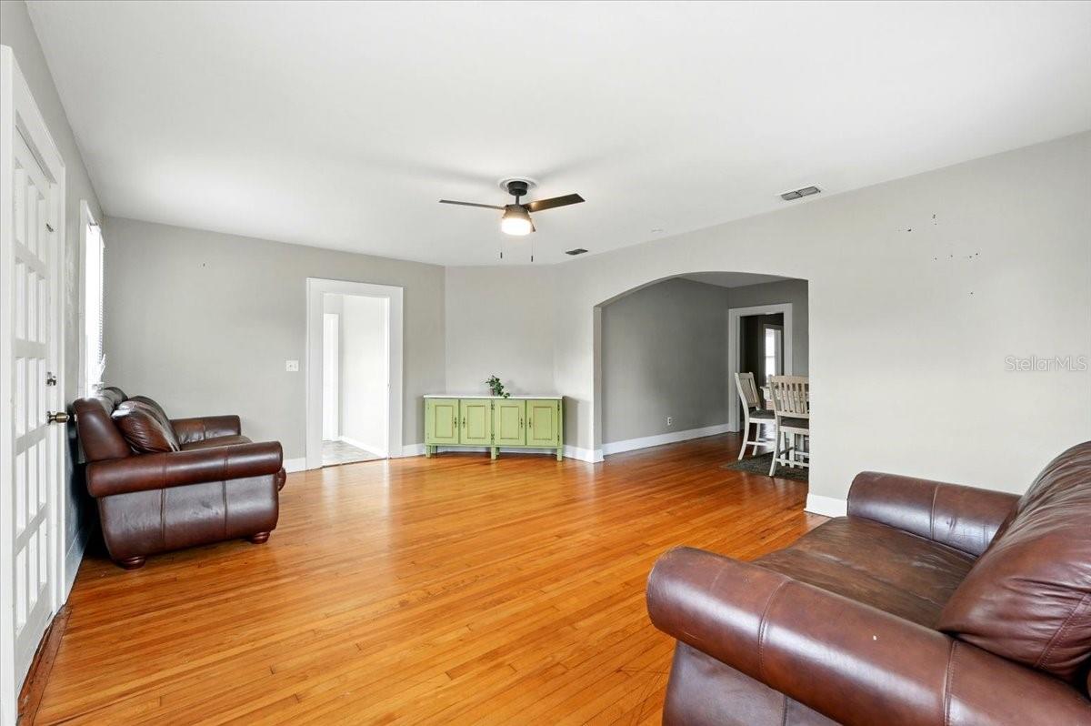 Image 7 of 41 For 522 Channing Road
