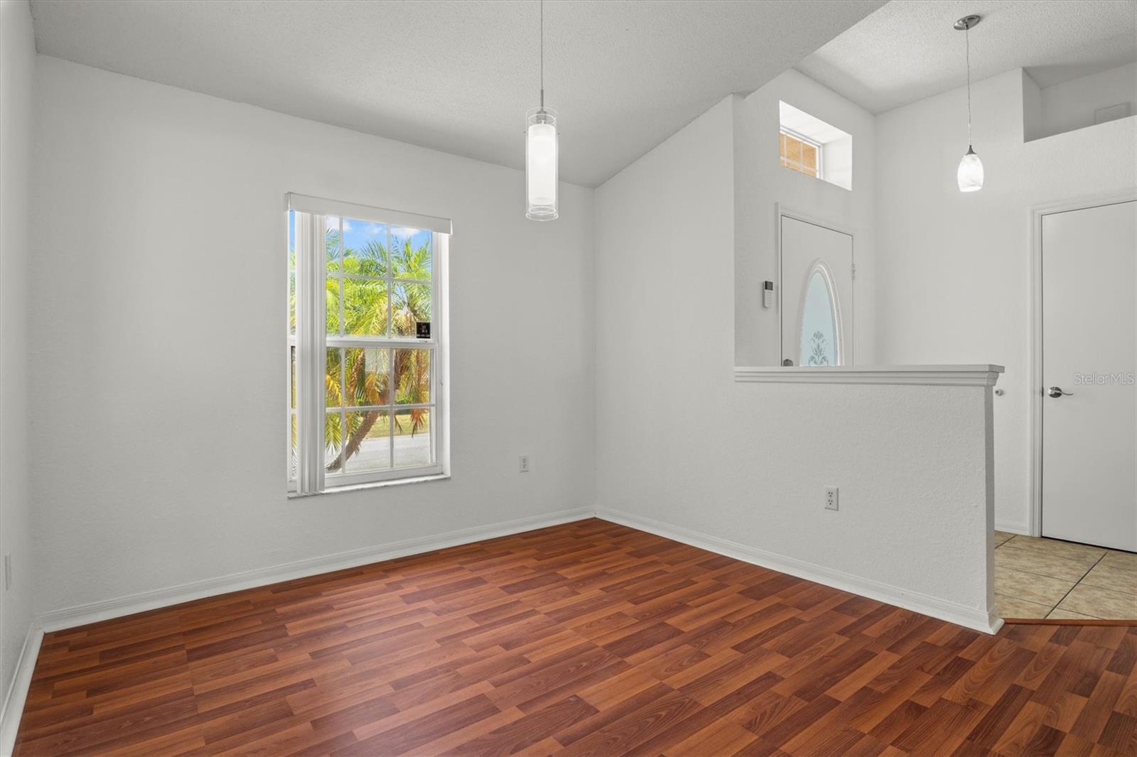 Image 4 of 26 For 2812 Hickory Ridge Drive