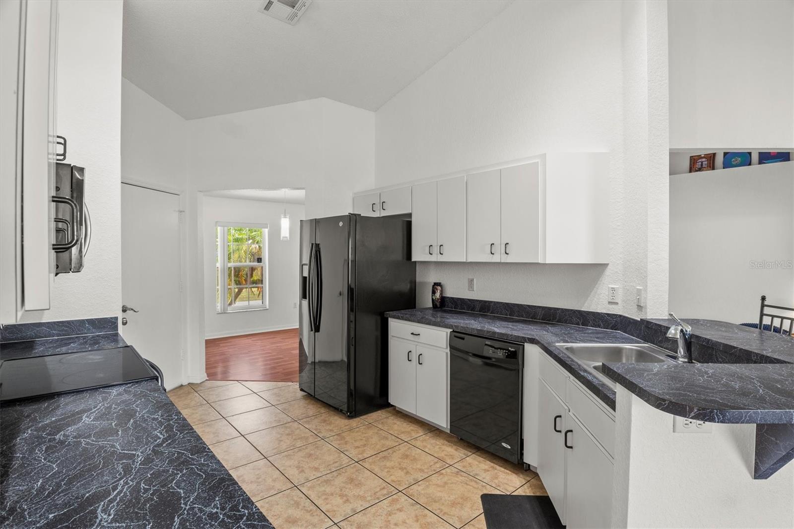Image 6 of 26 For 2812 Hickory Ridge Drive