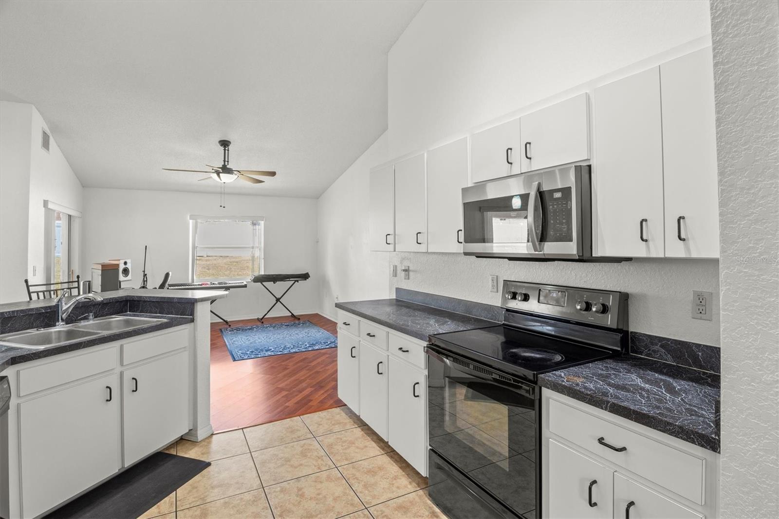 Image 9 of 26 For 2812 Hickory Ridge Drive