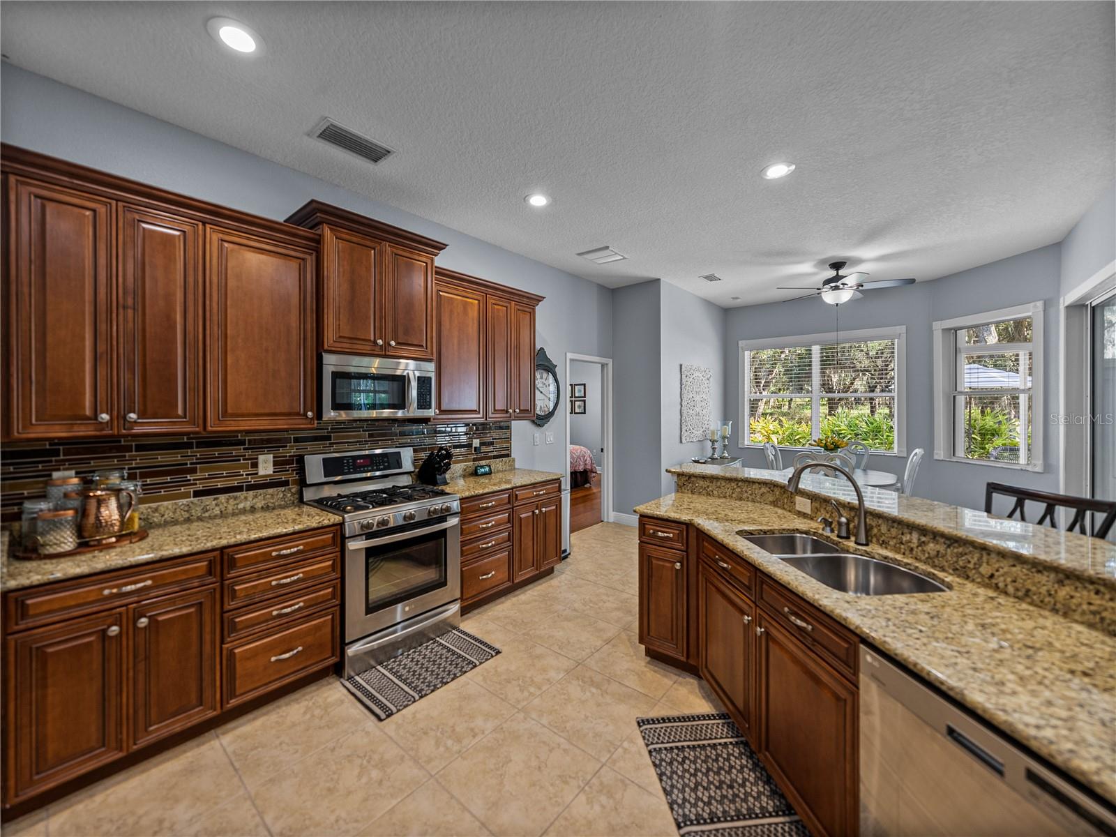Image 13 of 37 For 800 Osprey Landing Drive