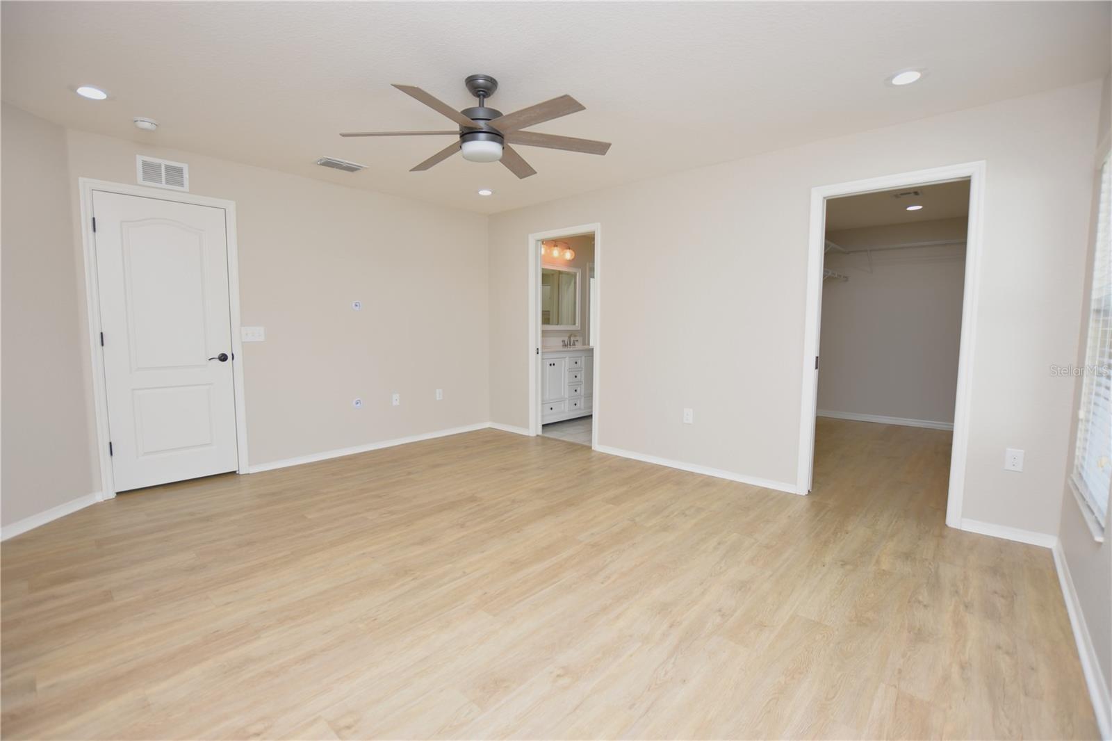 Image 4 of 39 For 1606 Taylor Landing Drive