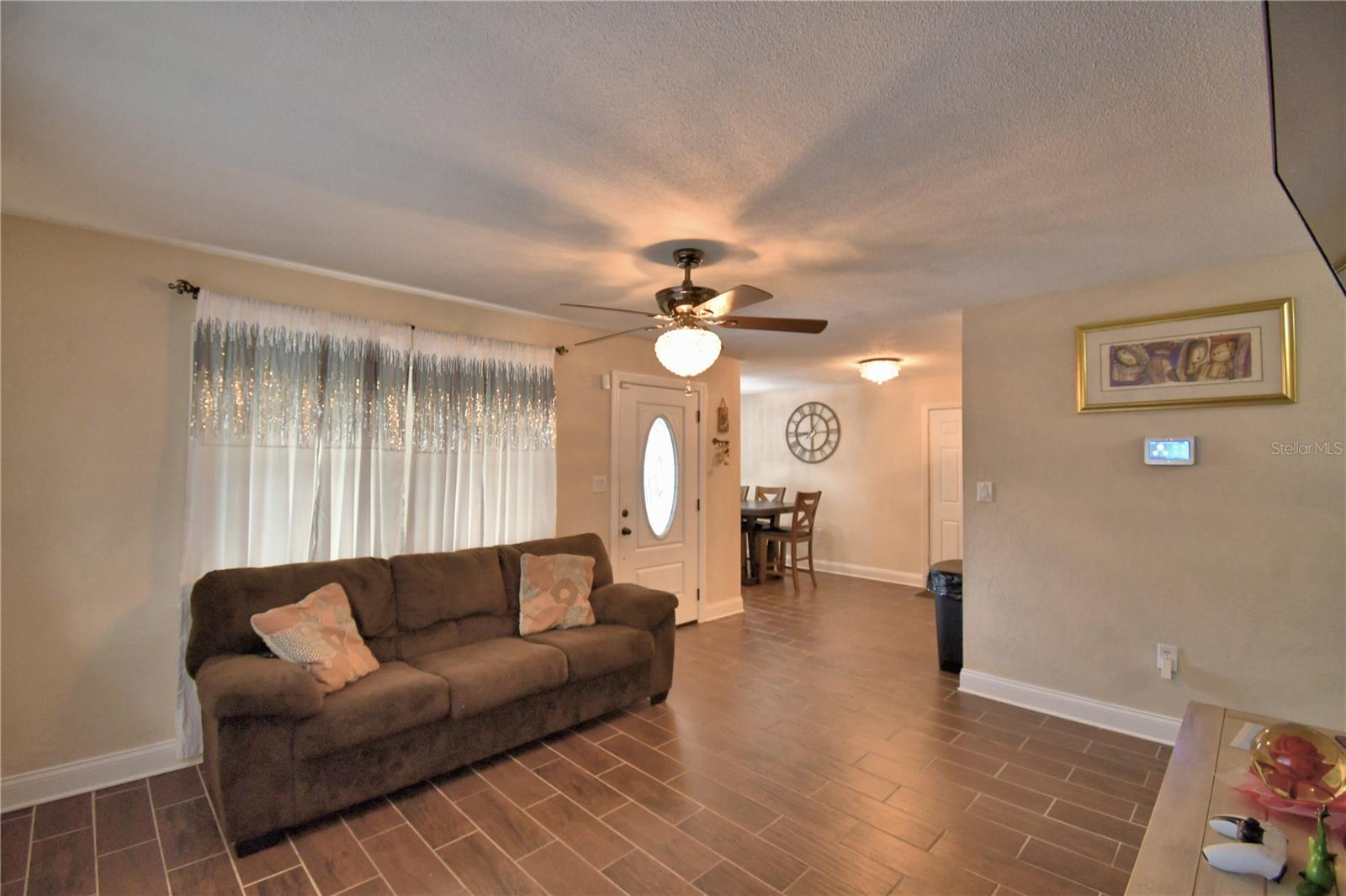 Image 10 of 75 For 640 Waldon Avenue N