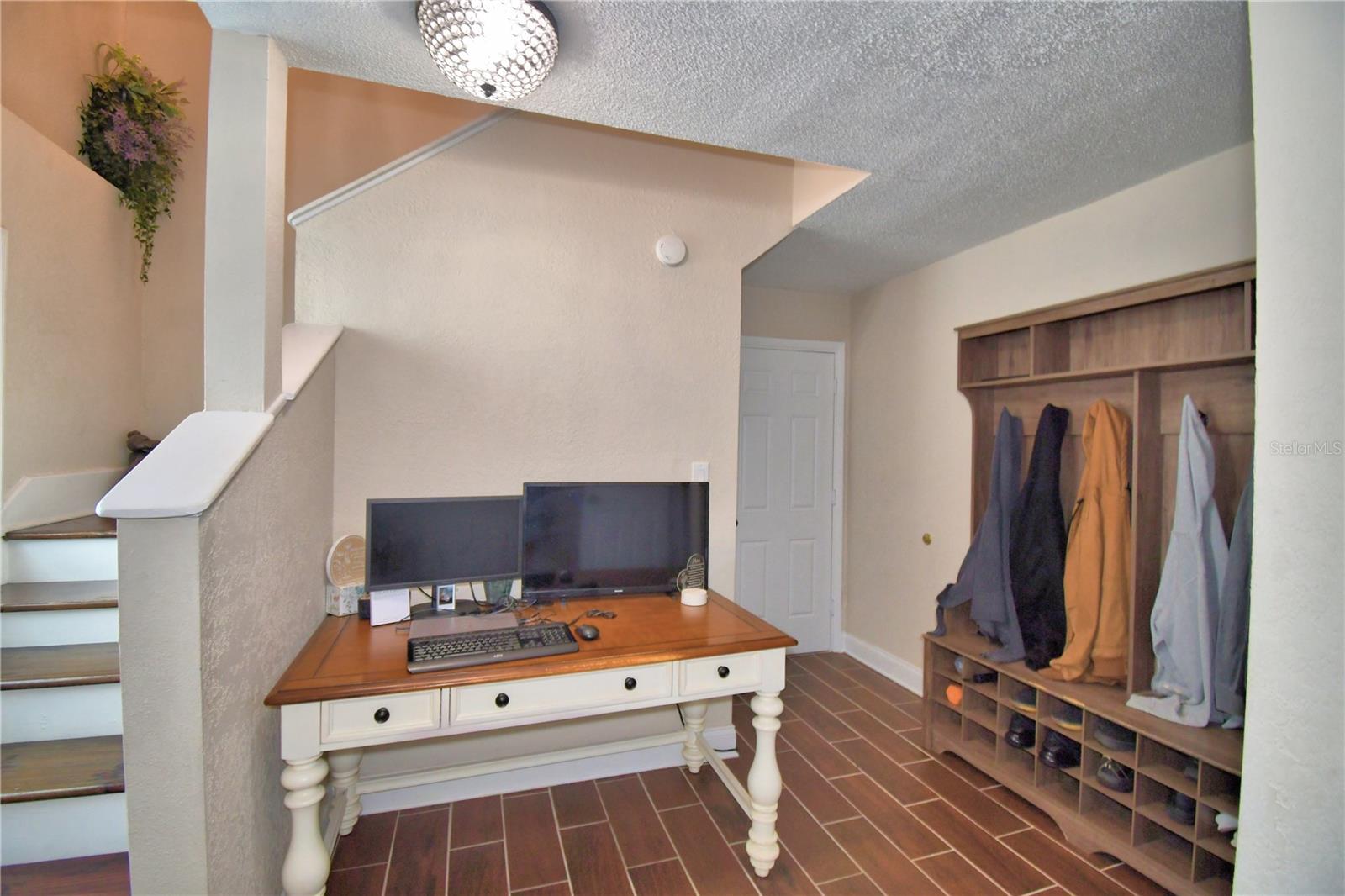 Image 30 of 75 For 640 Waldon Avenue N