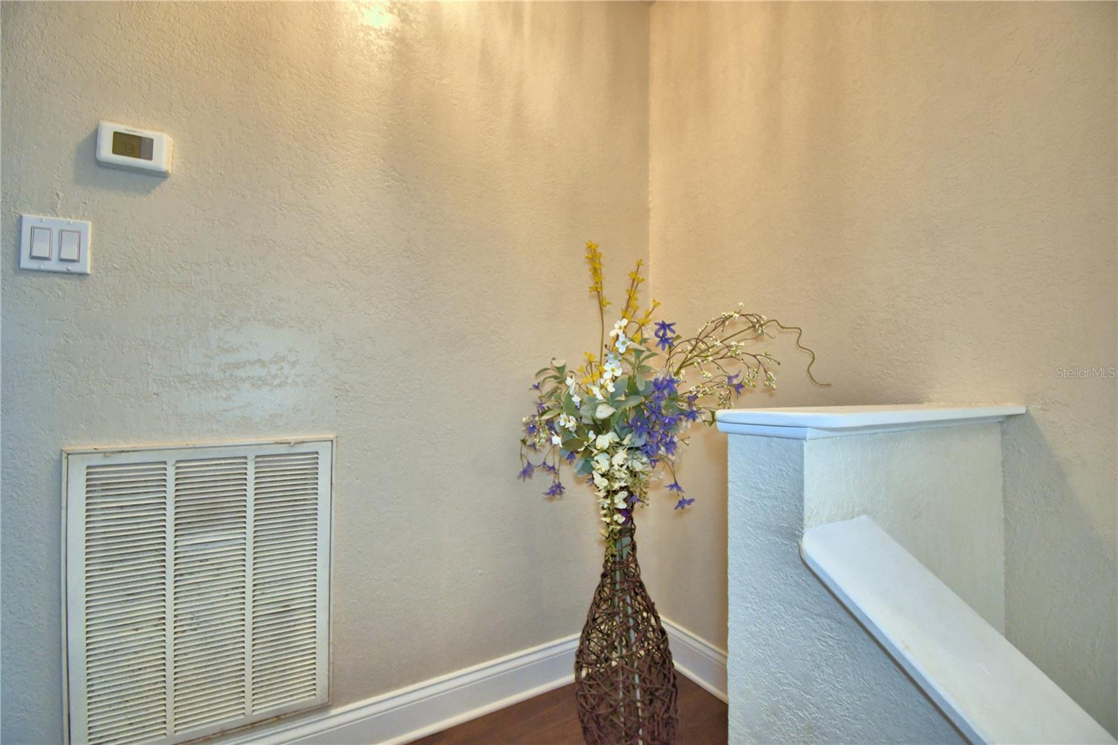 Image 33 of 75 For 640 Waldon Avenue N