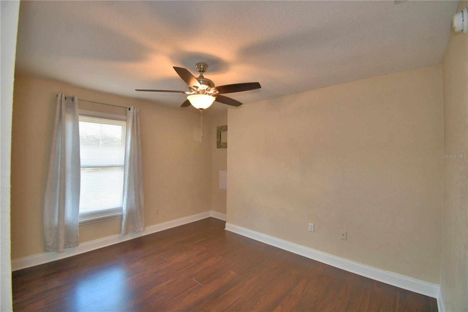 Image 35 of 75 For 640 Waldon Avenue N