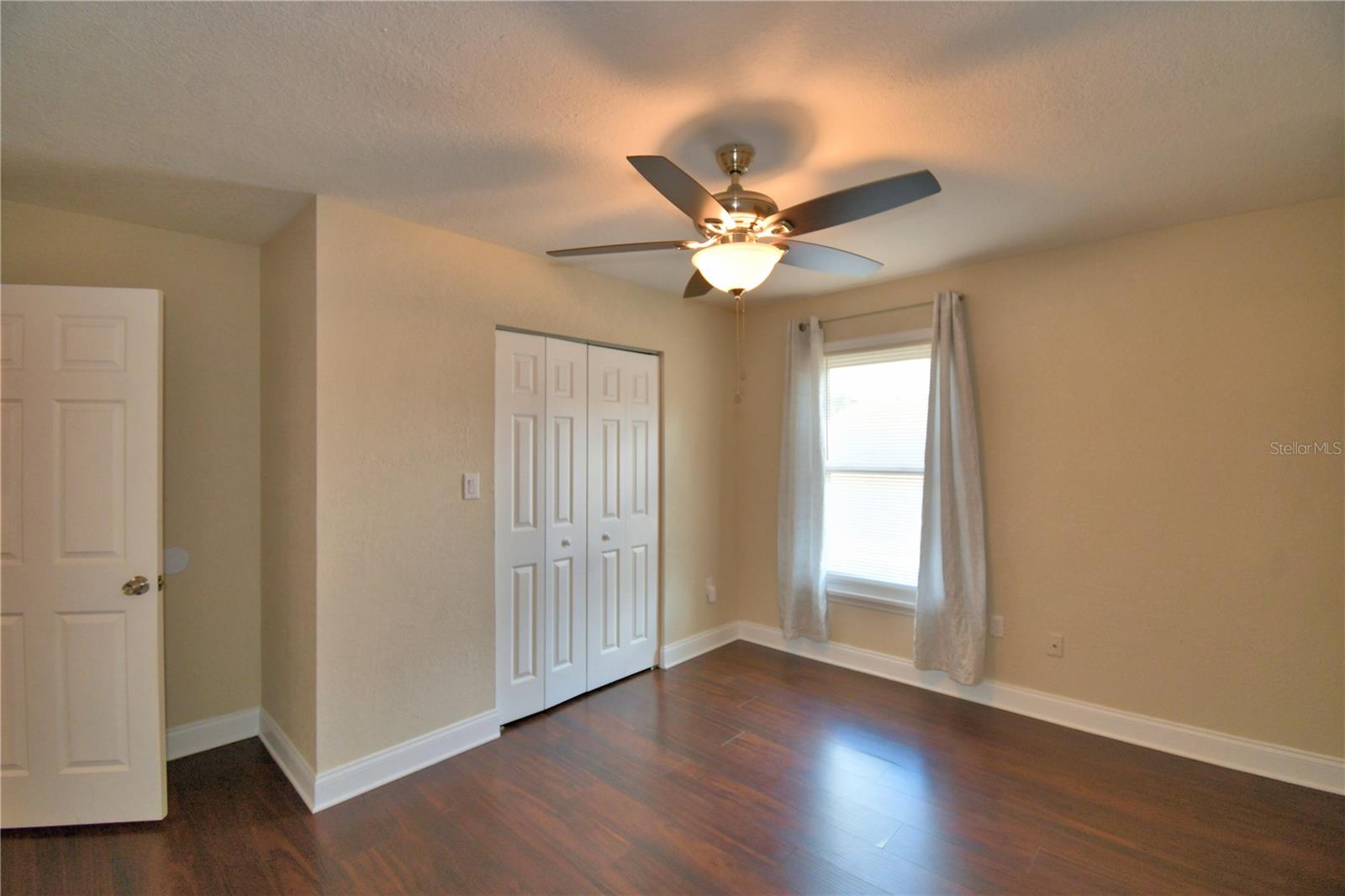 Image 36 of 75 For 640 Waldon Avenue N