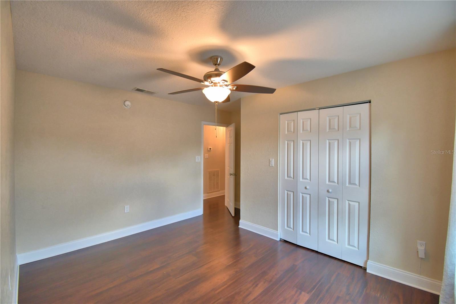 Image 37 of 75 For 640 Waldon Avenue N