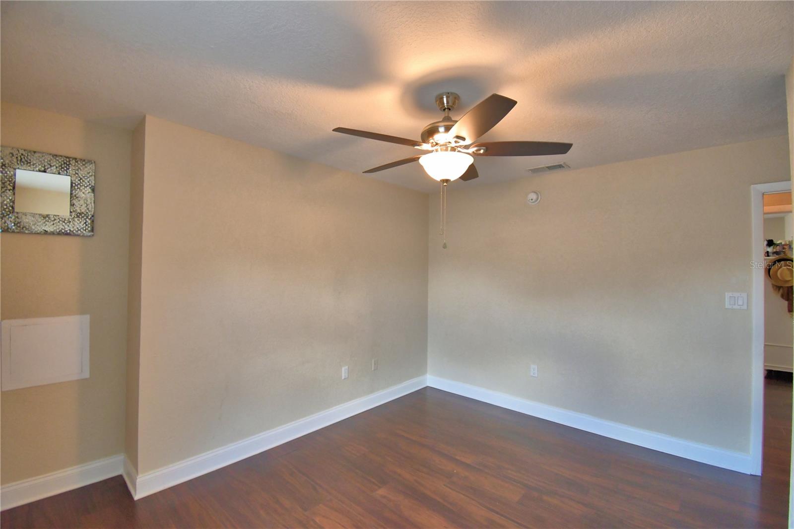 Image 38 of 75 For 640 Waldon Avenue N