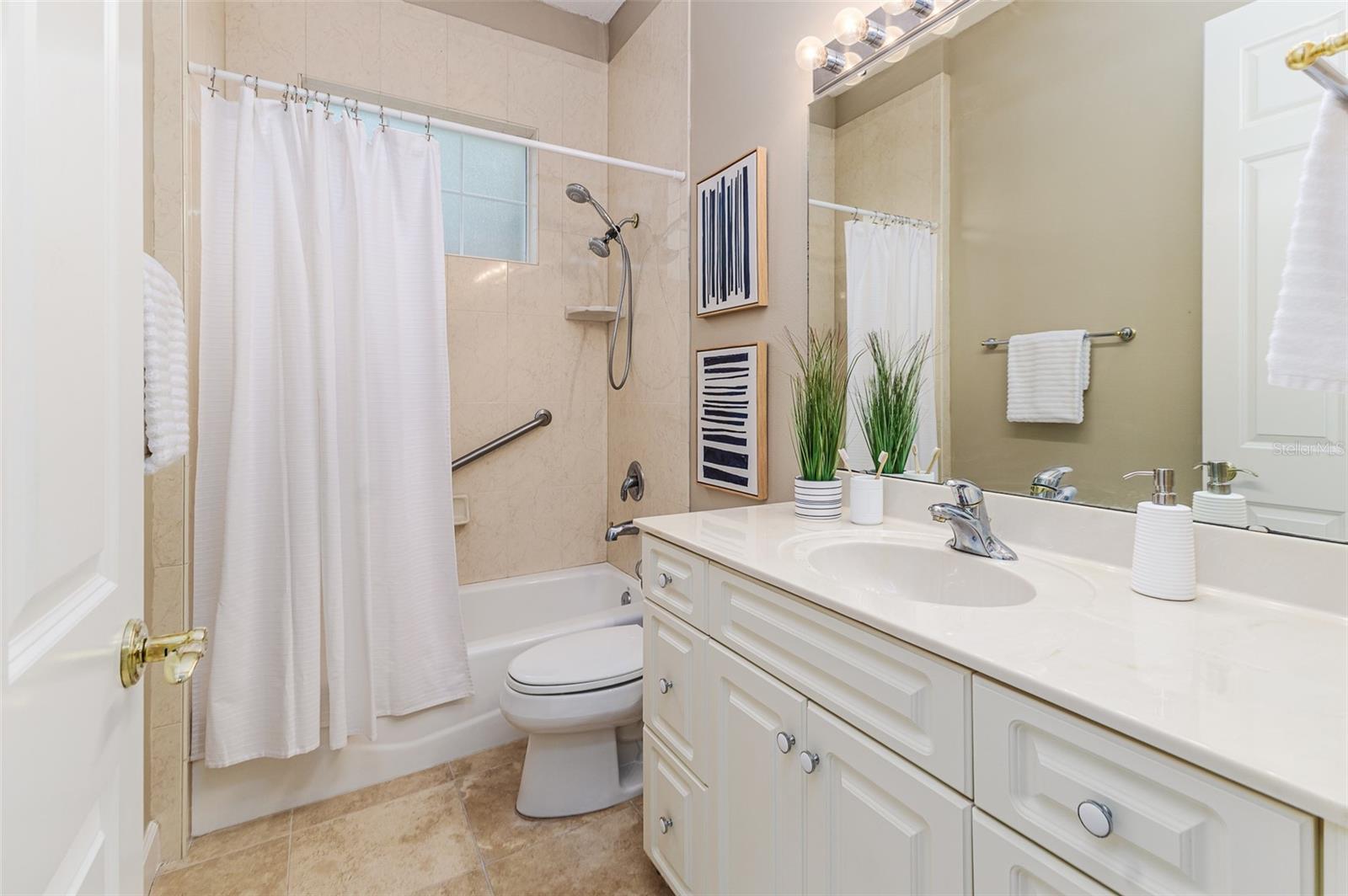 Image 46 of 68 For 2070 Lake Hamilton Drive