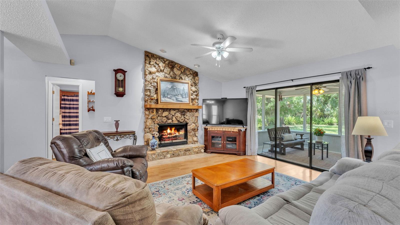 Image 7 of 42 For 6735 Forestwood Drive W