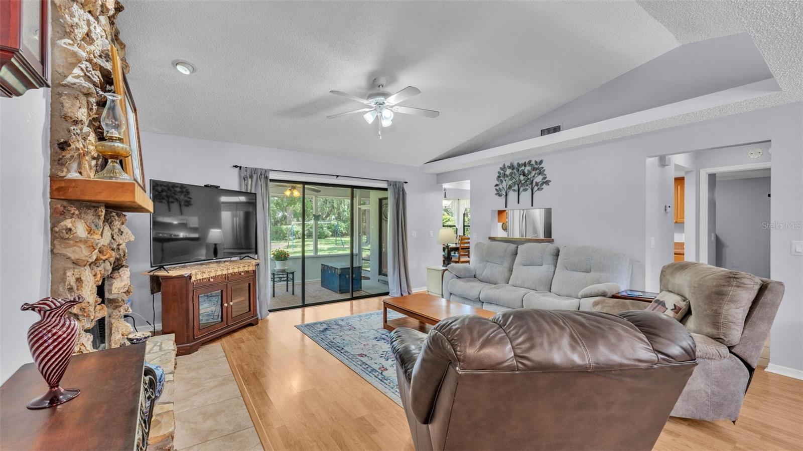 Image 8 of 42 For 6735 Forestwood Drive W