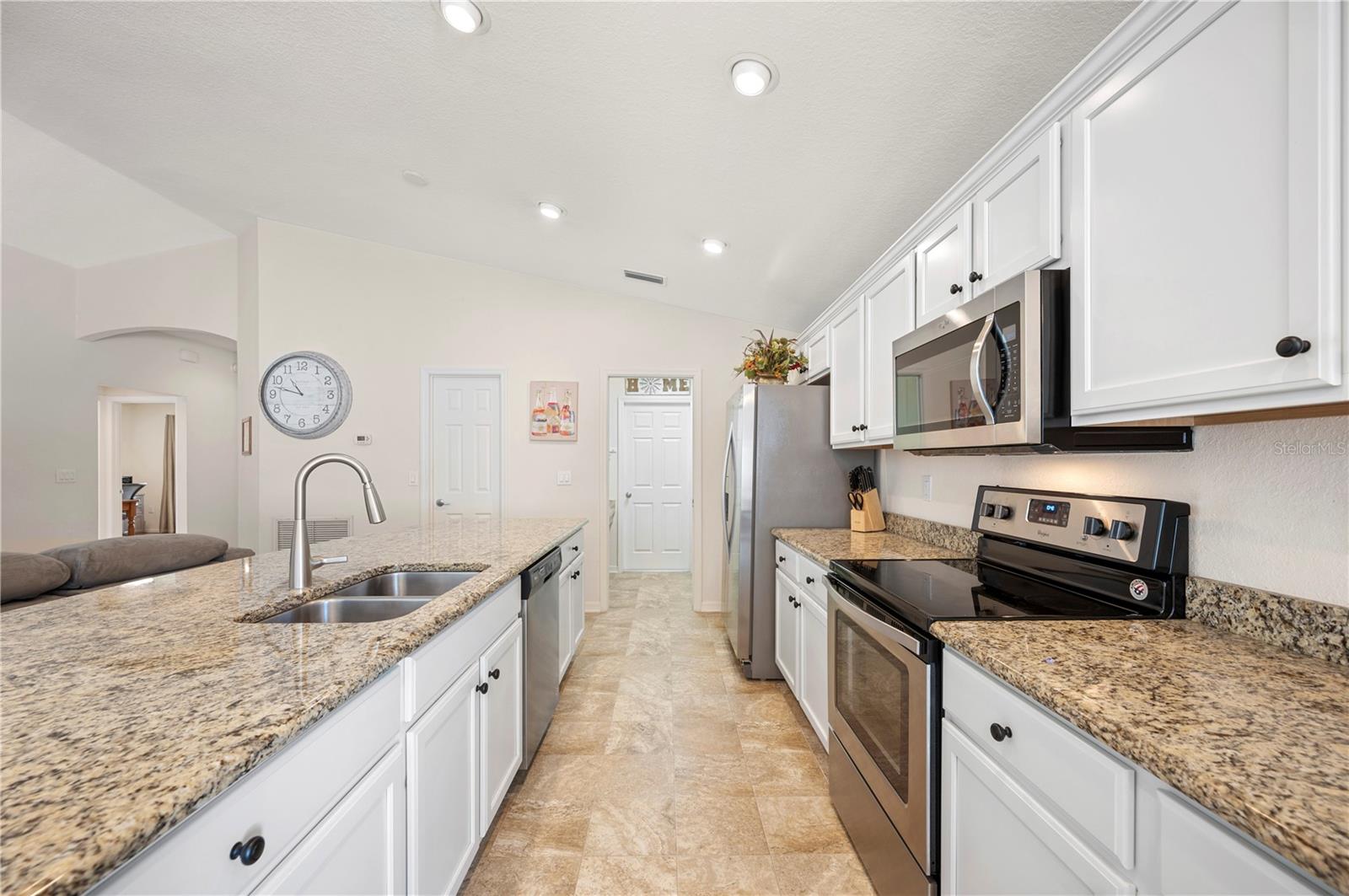 Image 15 of 35 For 727 Vineyard Reserve Court