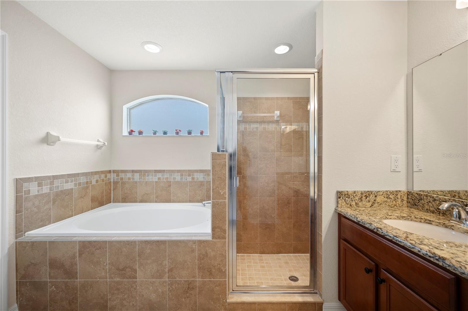 Image 23 of 35 For 727 Vineyard Reserve Court