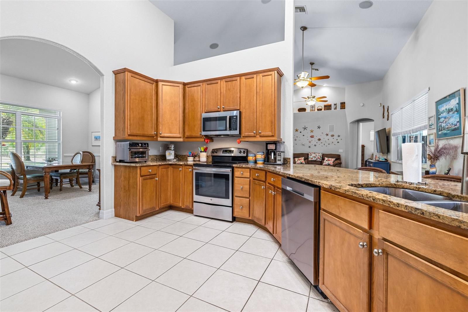 Image 14 of 74 For 4540 Park Avenue