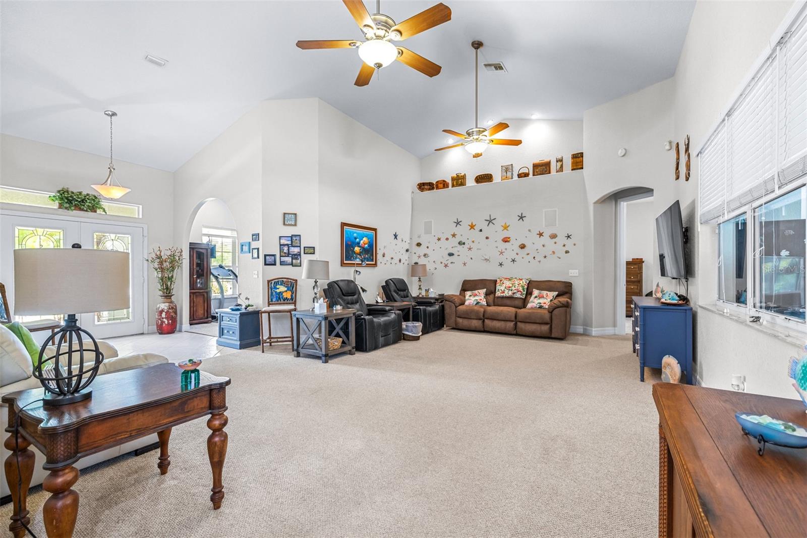 Image 8 of 74 For 4540 Park Avenue