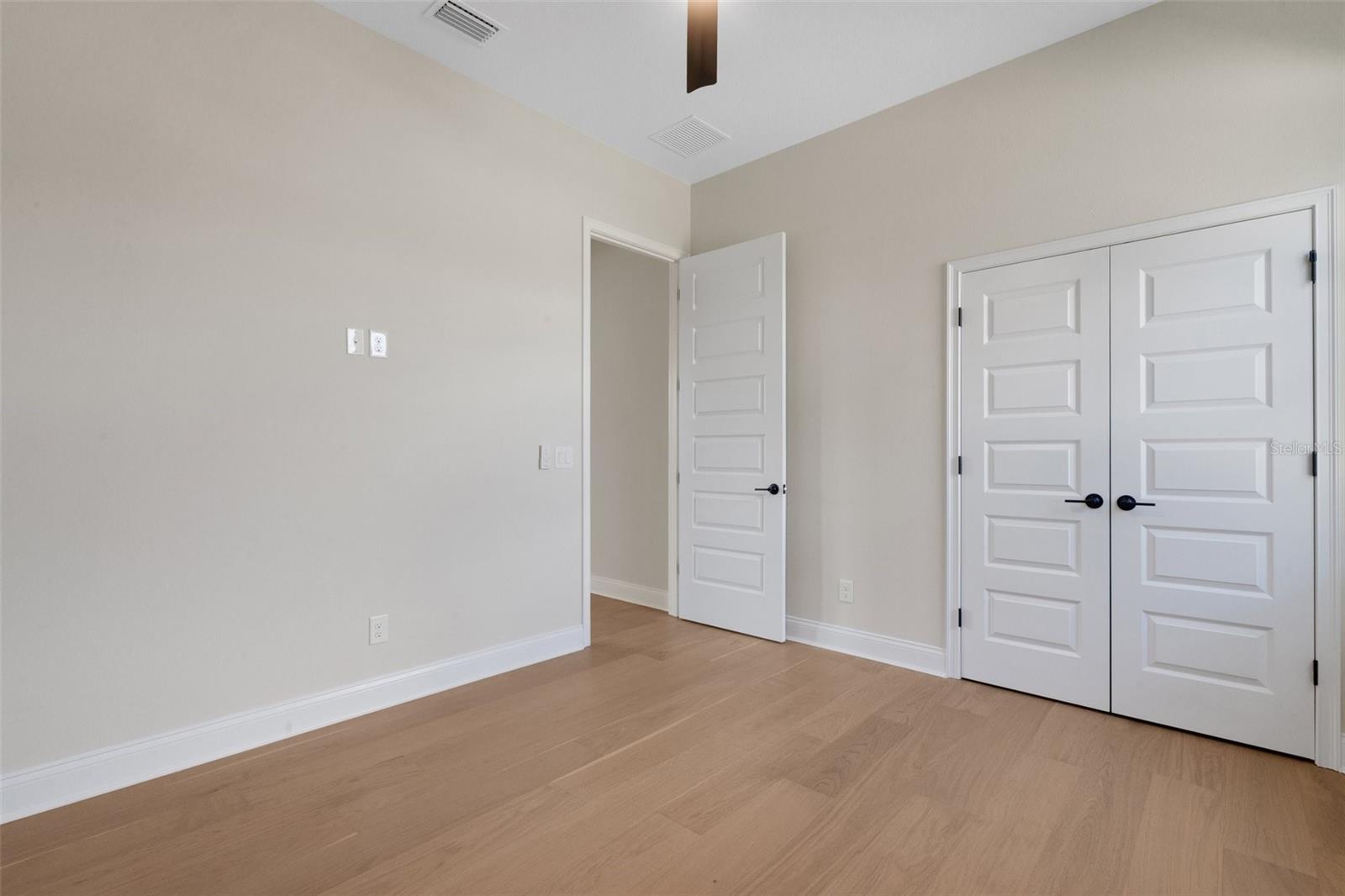 Image 24 of 42 For 5390 Clubhouse Hills Lane