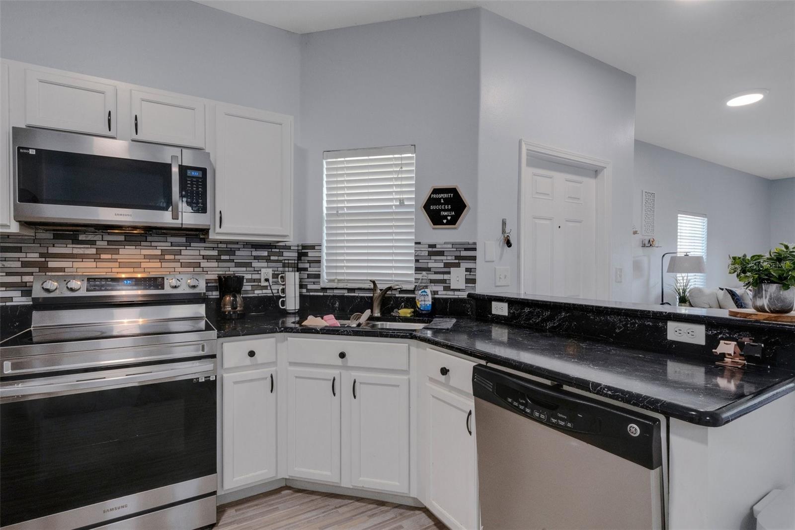 Image 11 of 36 For 4078 Winding Vine Drive