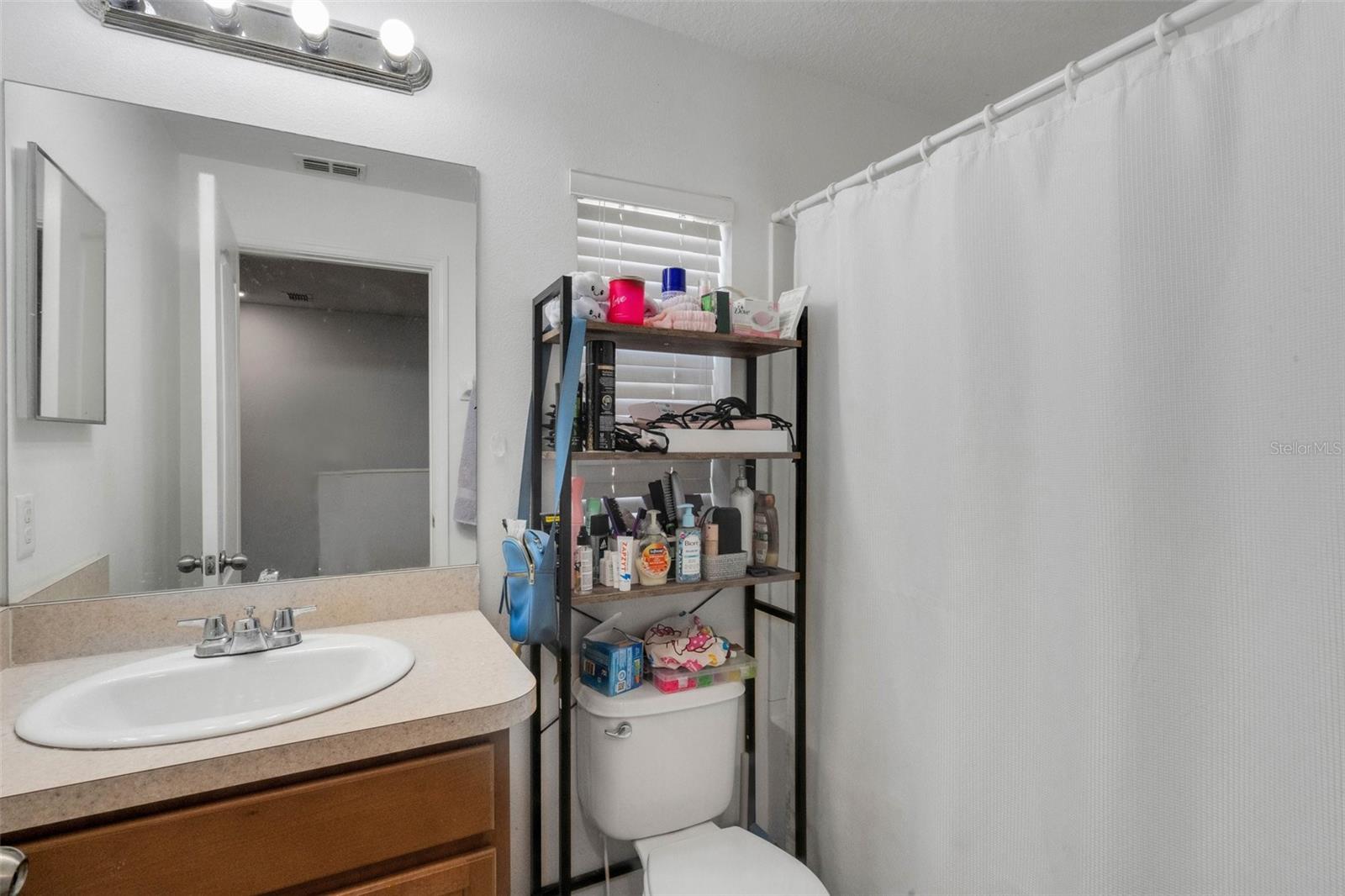 Image 20 of 36 For 4078 Winding Vine Drive