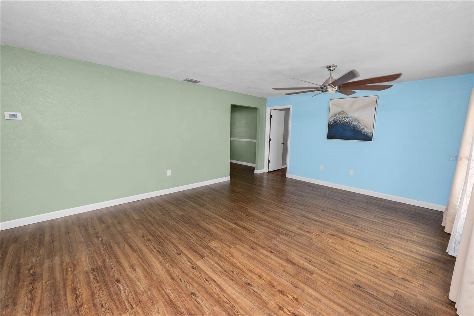 Image 11 of 39 For 137 Leitha Way