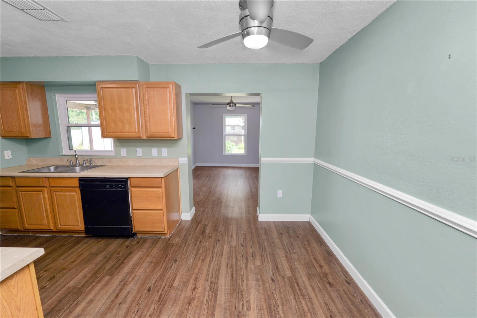 Image 12 of 39 For 137 Leitha Way