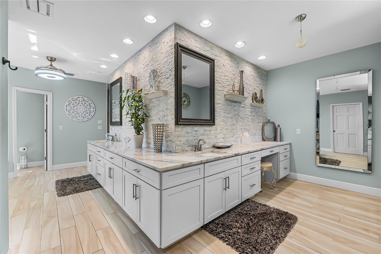 Image 34 of 60 For 7313 Crape Myrtle Way