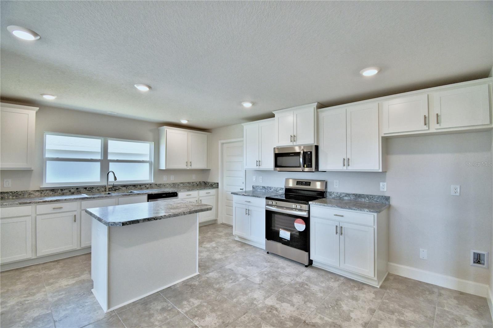 Image 18 of 69 For 4023 Tullamore Lane