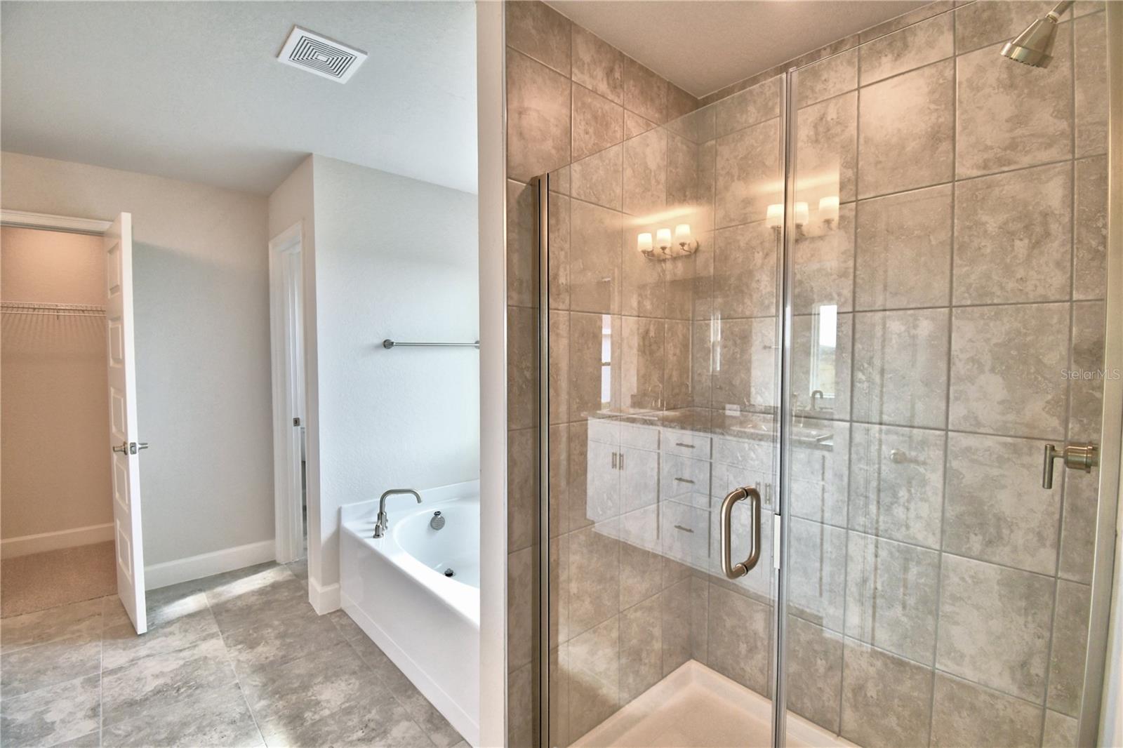 Image 35 of 69 For 4023 Tullamore Lane