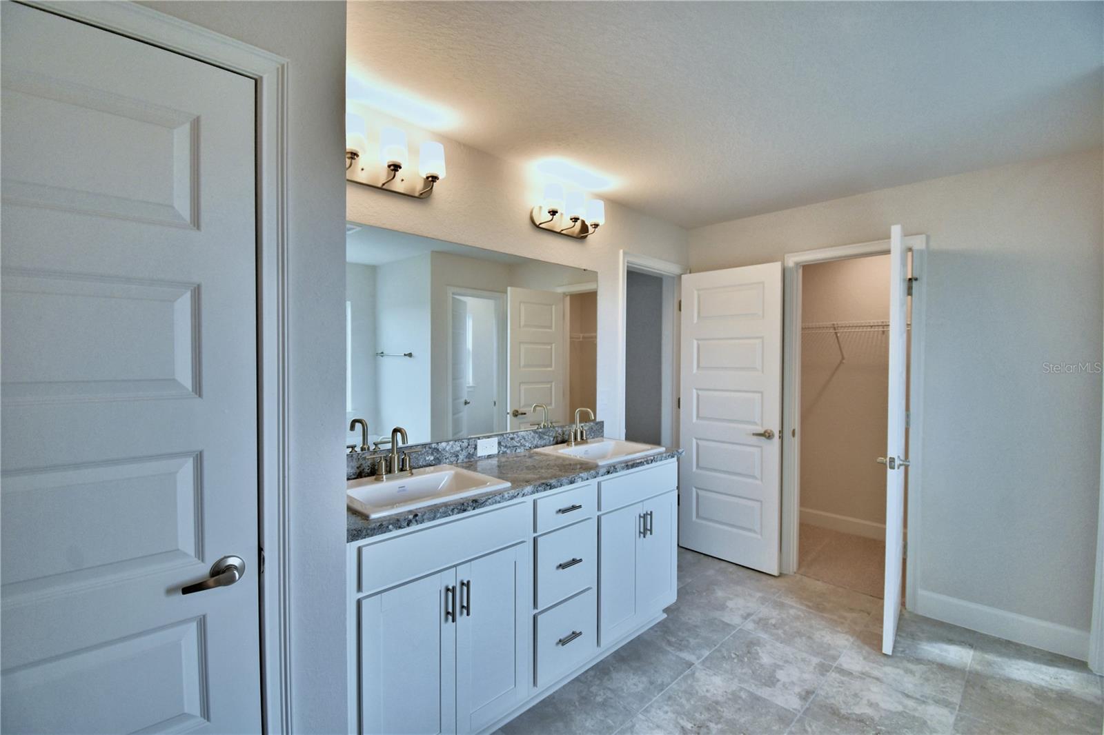 Image 36 of 69 For 4023 Tullamore Lane