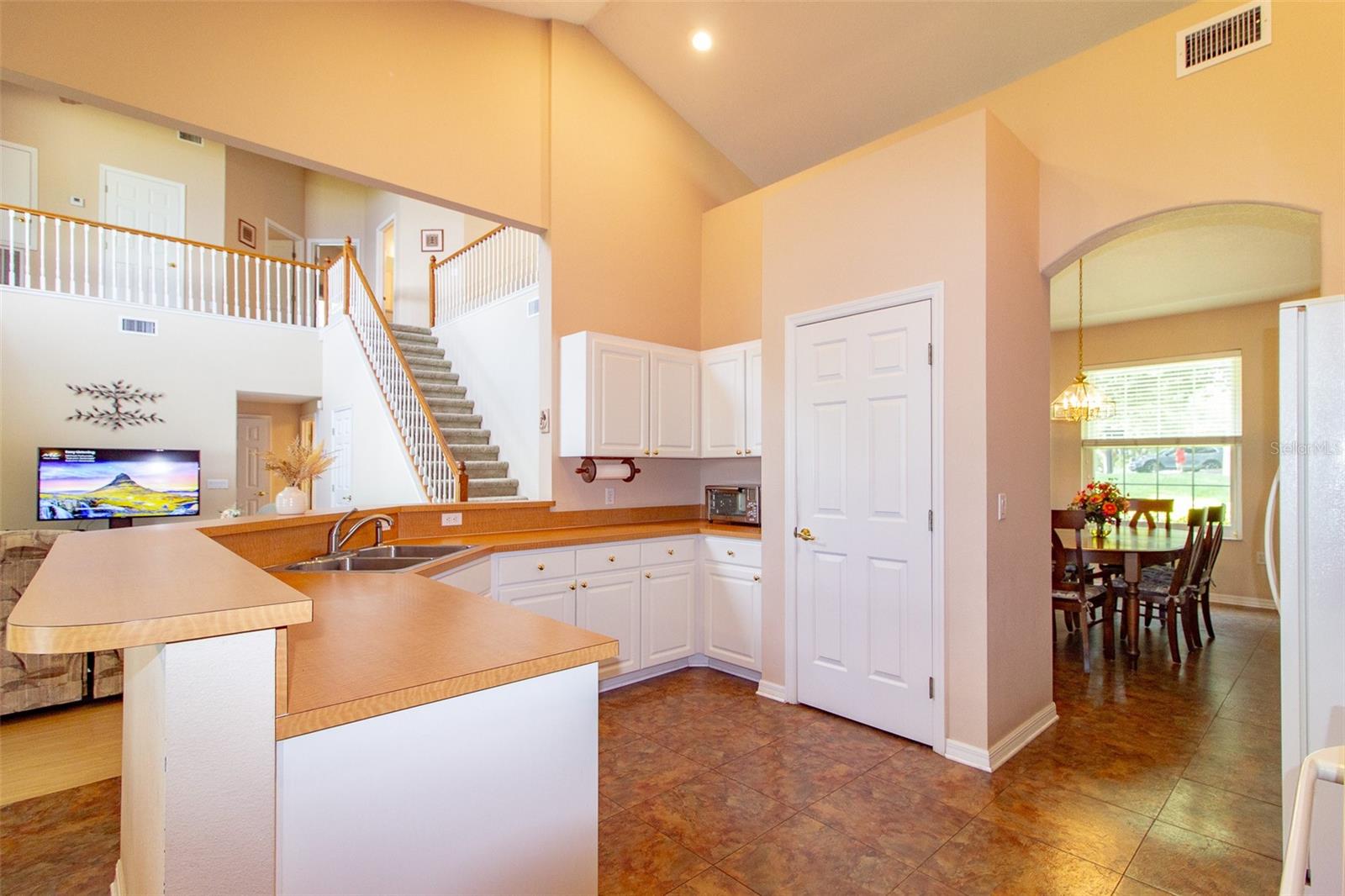 Image 13 of 73 For 254 Lake Tennessee Drive