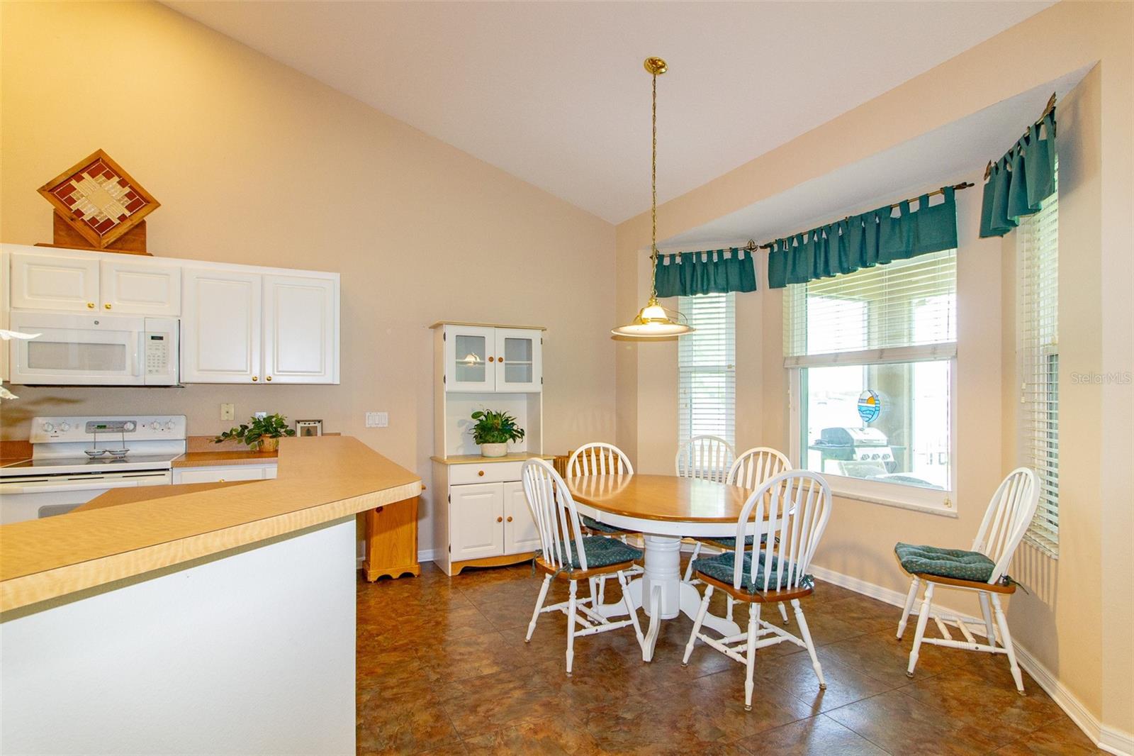 Image 14 of 73 For 254 Lake Tennessee Drive