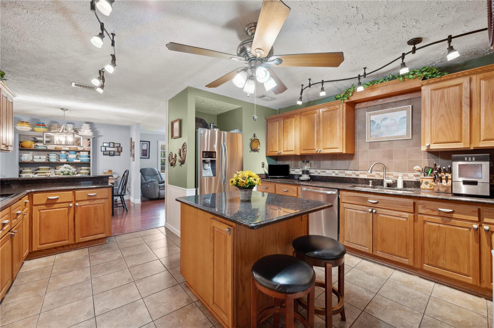 Listing photo id 16 for 4020 Mcintosh Road