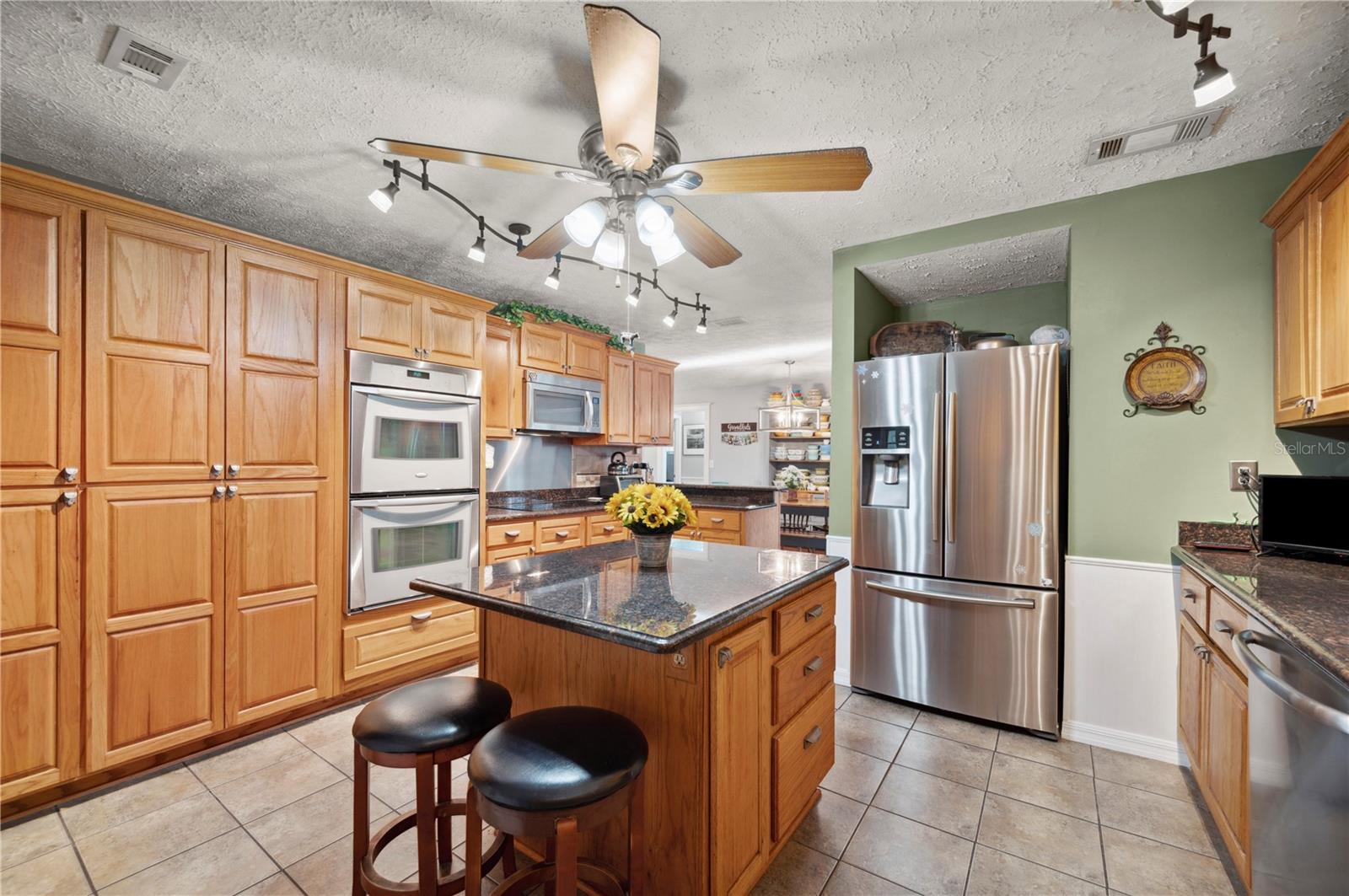 Listing photo id 17 for 4020 Mcintosh Road