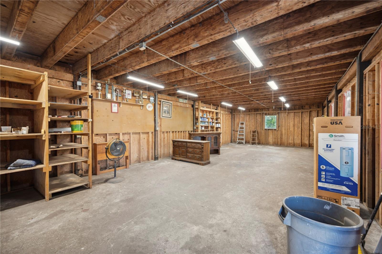 Listing photo id 36 for 4020 Mcintosh Road