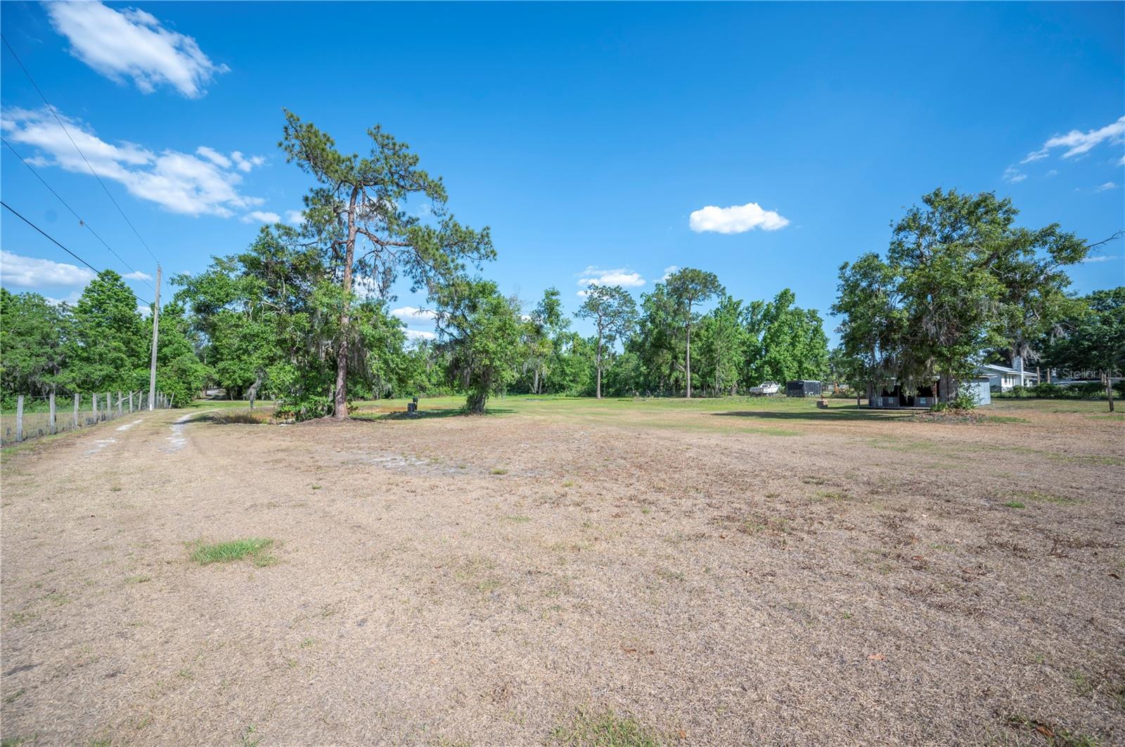 Listing photo id 50 for 4020 Mcintosh Road