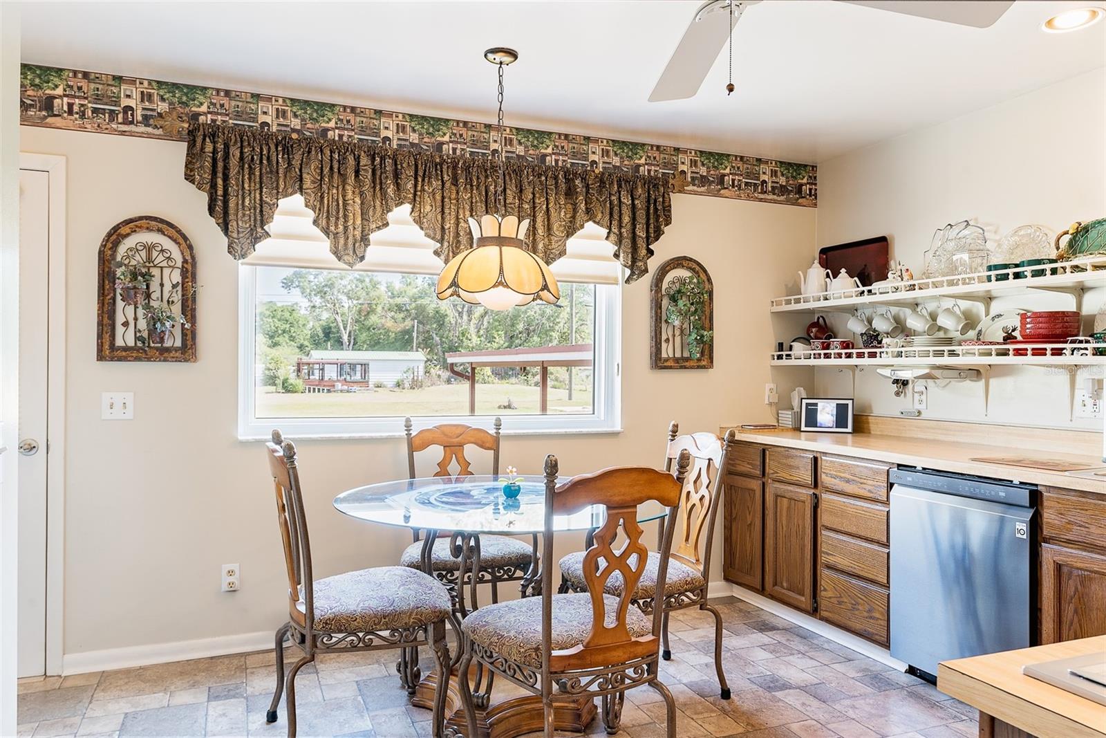 Image 10 of 48 For 7721 Forest Way