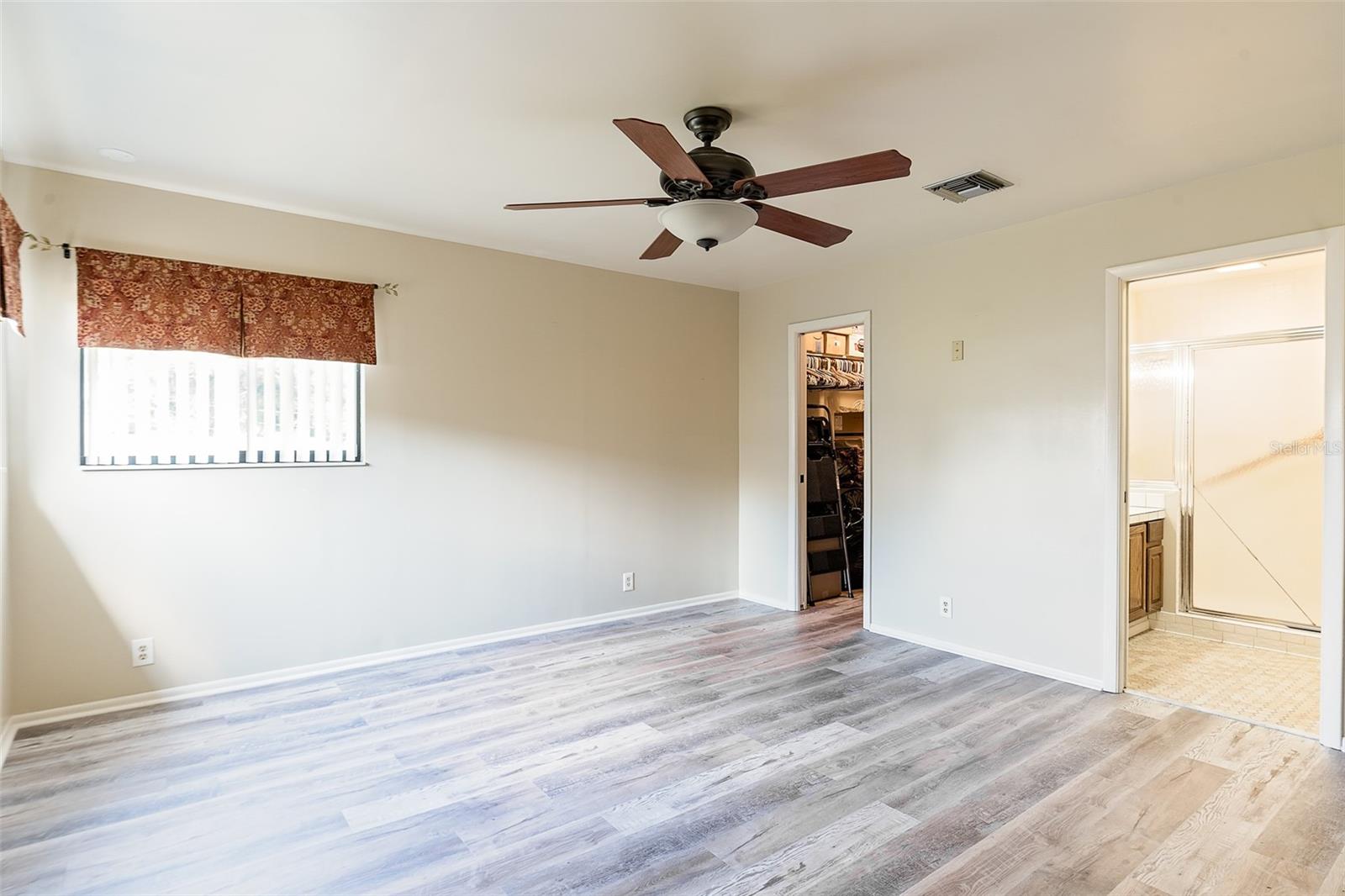 Image 19 of 48 For 7721 Forest Way