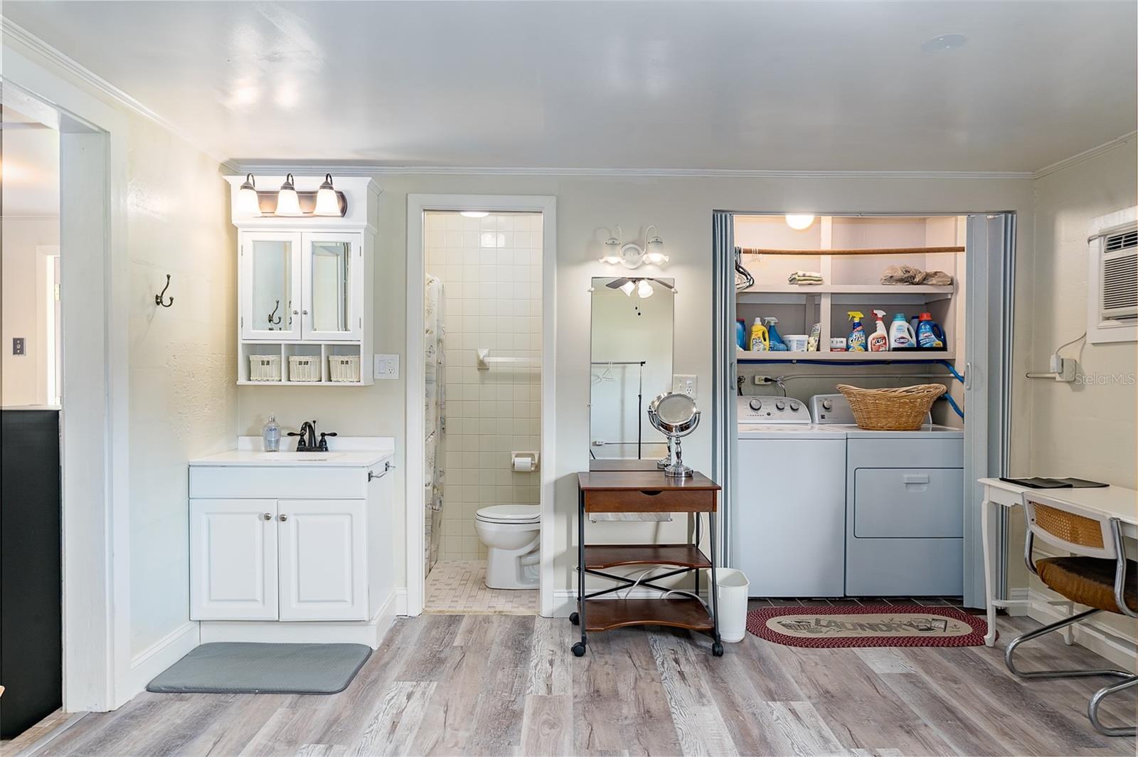 Image 37 of 48 For 7721 Forest Way