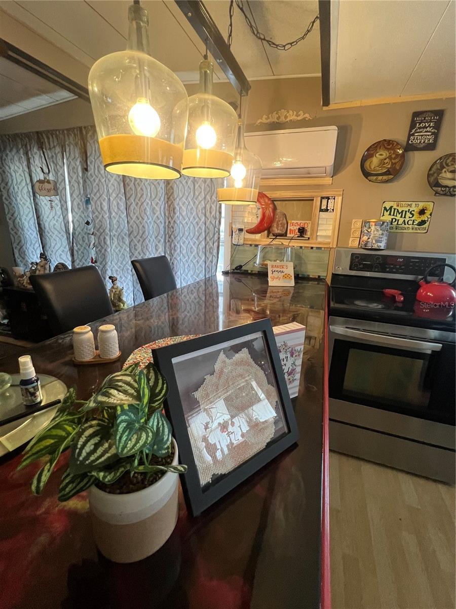 Listing photo id 9 for 1005 Whitehurst Road 92