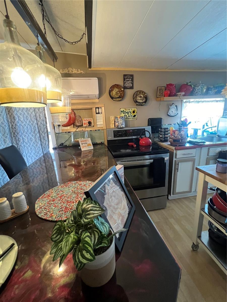Listing photo id 10 for 1005 Whitehurst Road 92