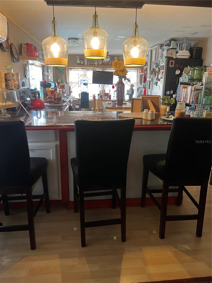 Listing photo id 13 for 1005 Whitehurst Road 92