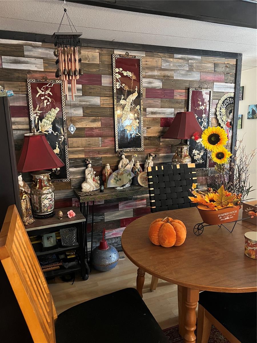 Listing photo id 16 for 1005 Whitehurst Road 92