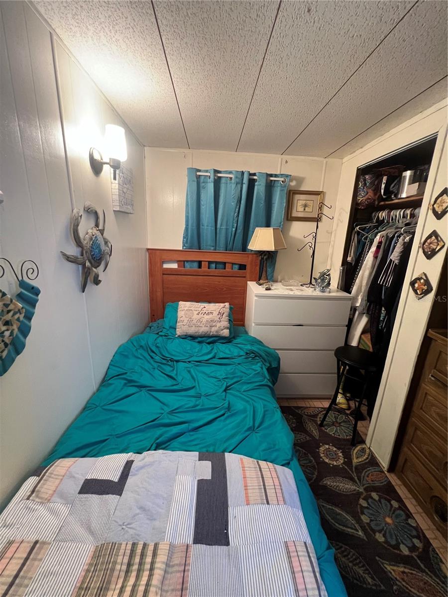 Listing photo id 17 for 1005 Whitehurst Road 92