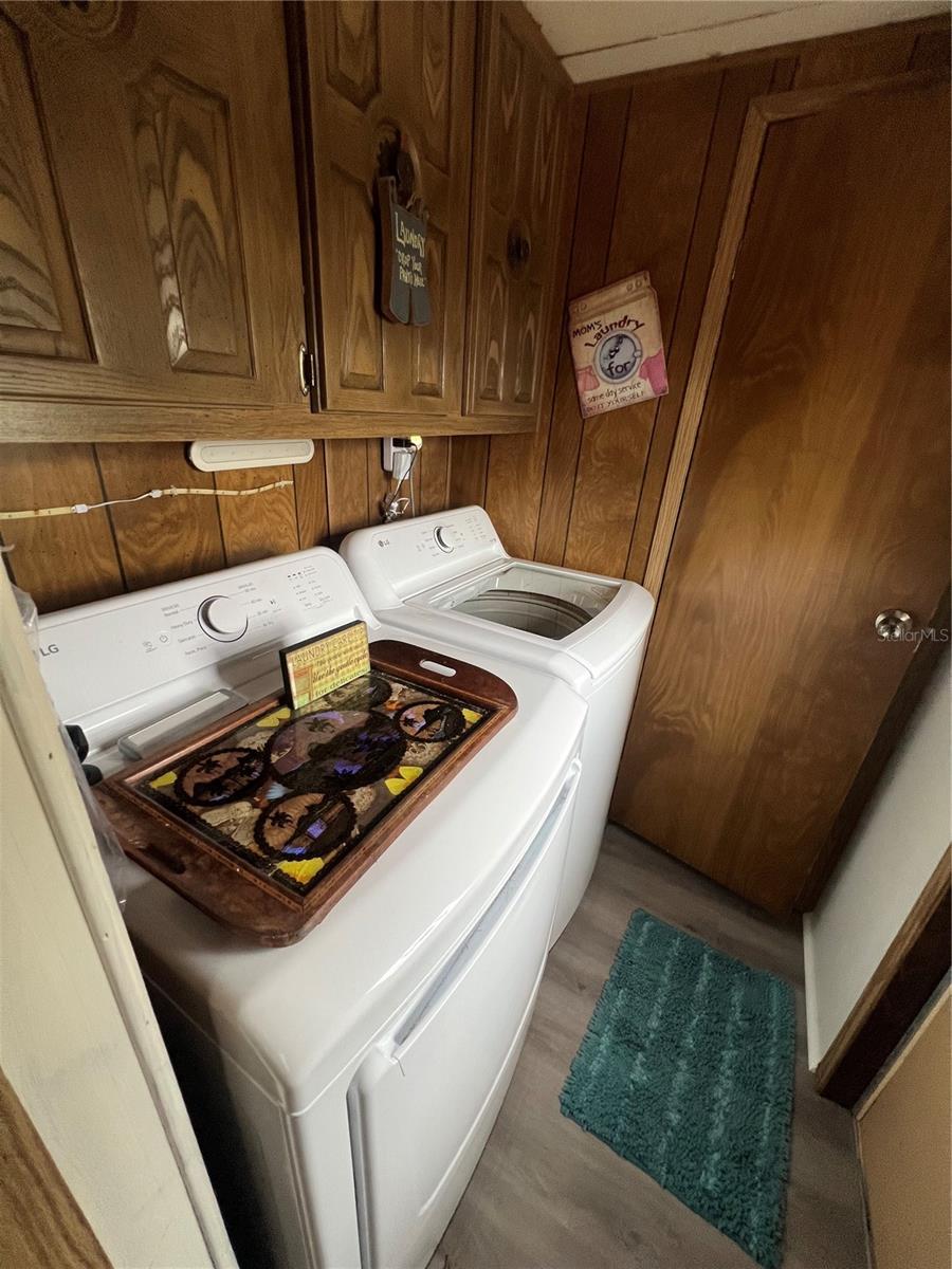 Listing photo id 19 for 1005 Whitehurst Road 92