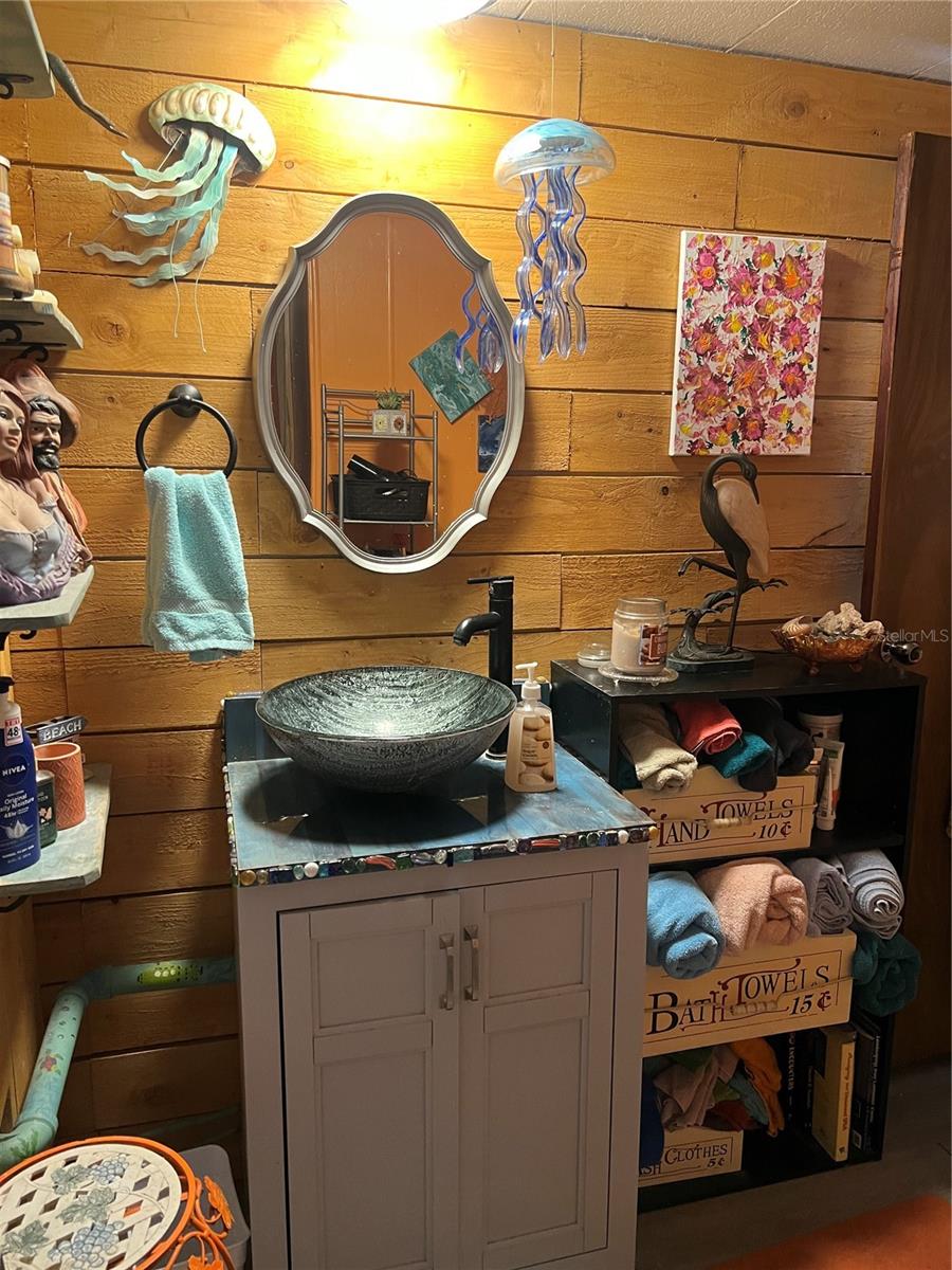 Listing photo id 20 for 1005 Whitehurst Road 92