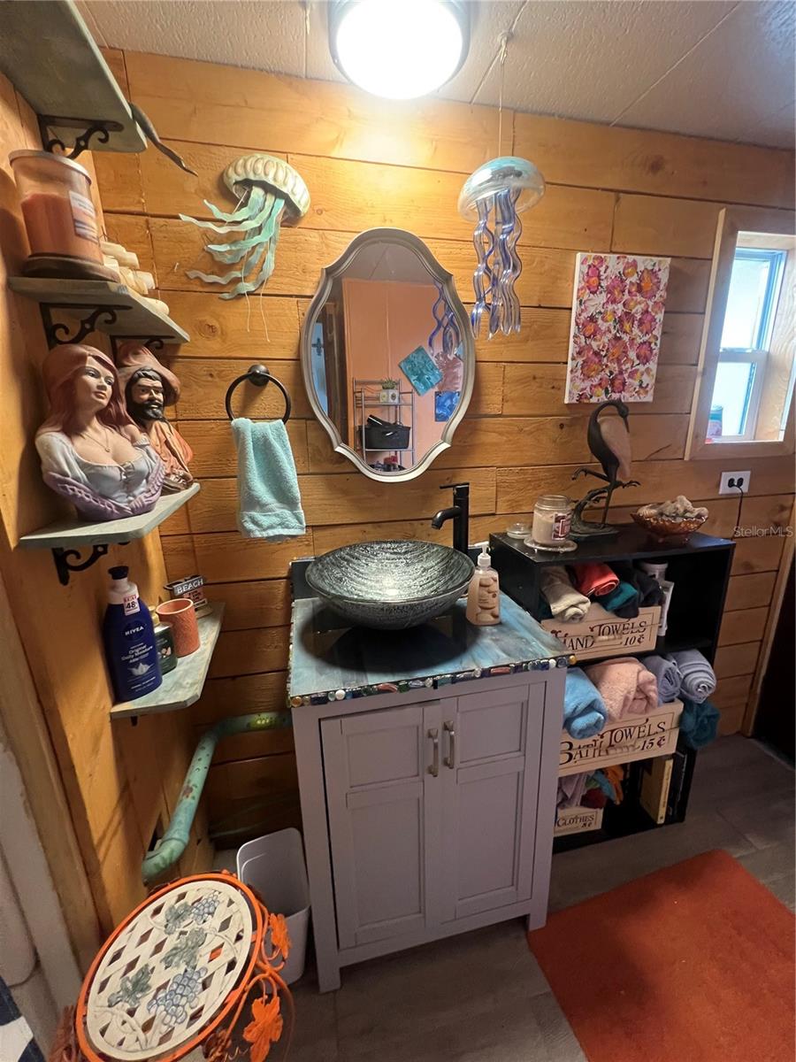 Listing photo id 22 for 1005 Whitehurst Road 92