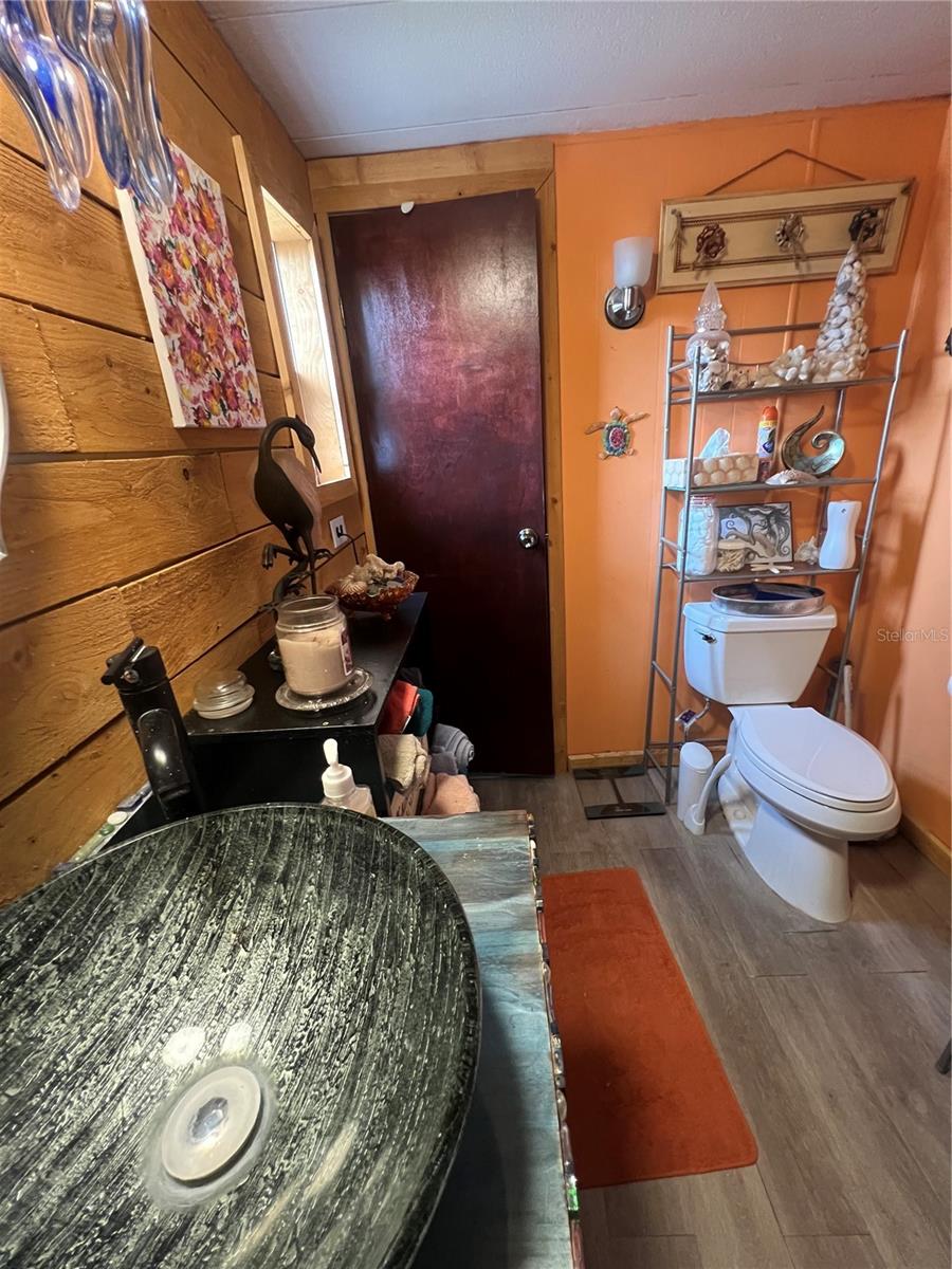 Listing photo id 23 for 1005 Whitehurst Road 92