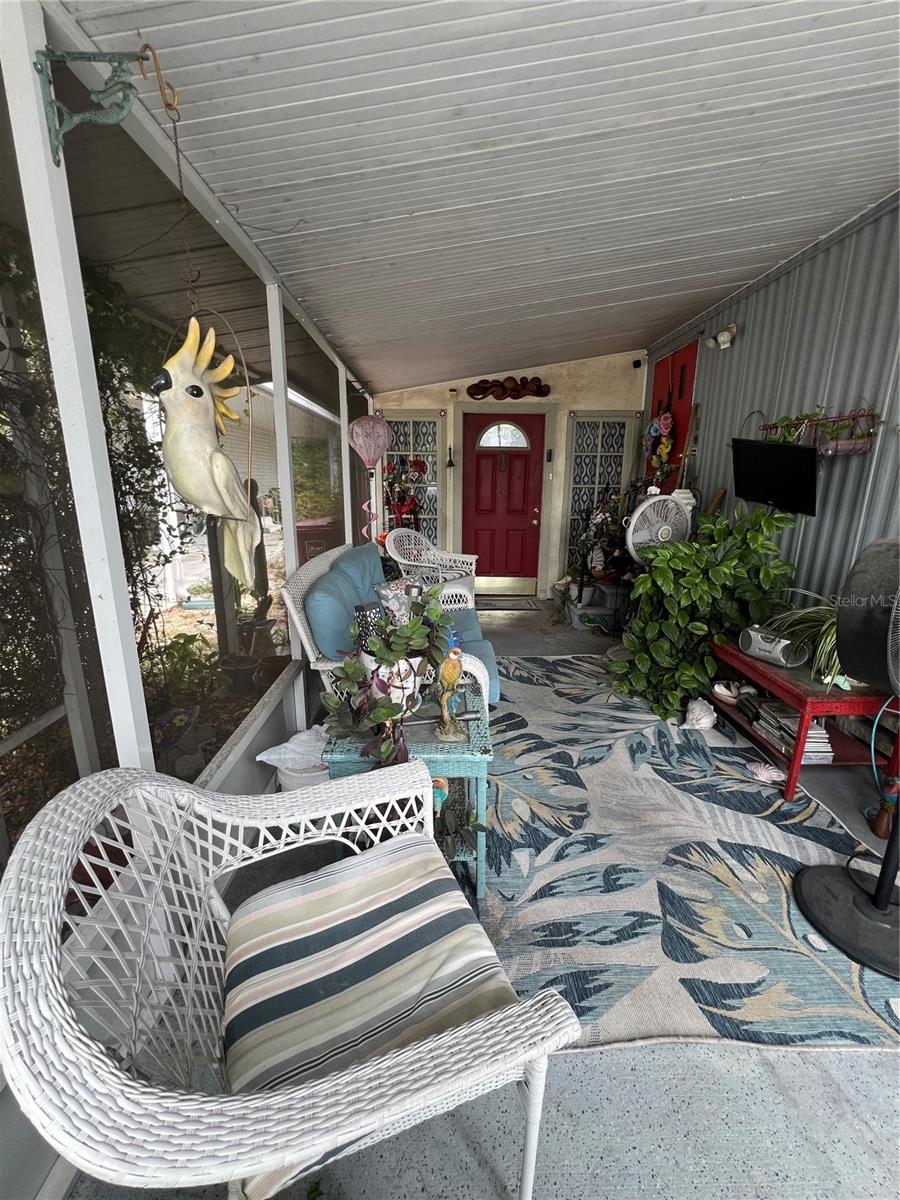 Listing photo id 2 for 1005 Whitehurst Road 92